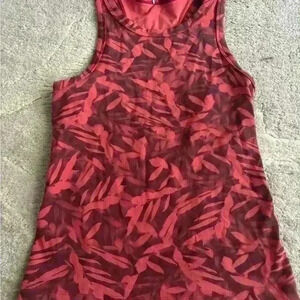 Lululemon Align  Hip-Length Racerback Tank Top
Spray Leaf Fireside Red Multi